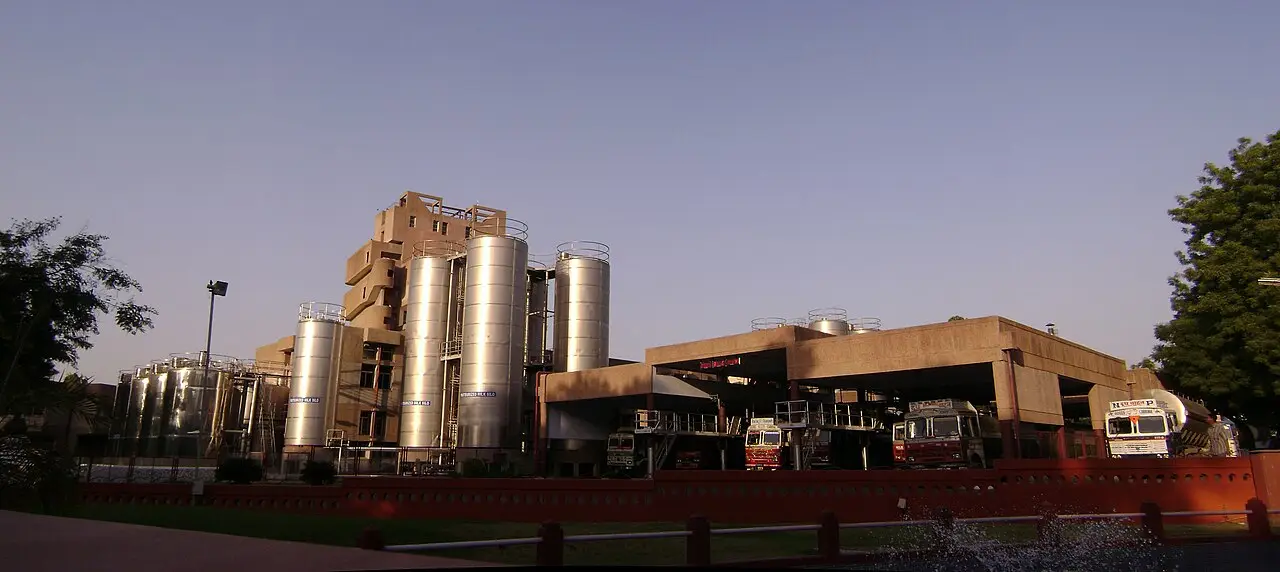 Amul Plant at Anand featuring the High capacity Milk Silos